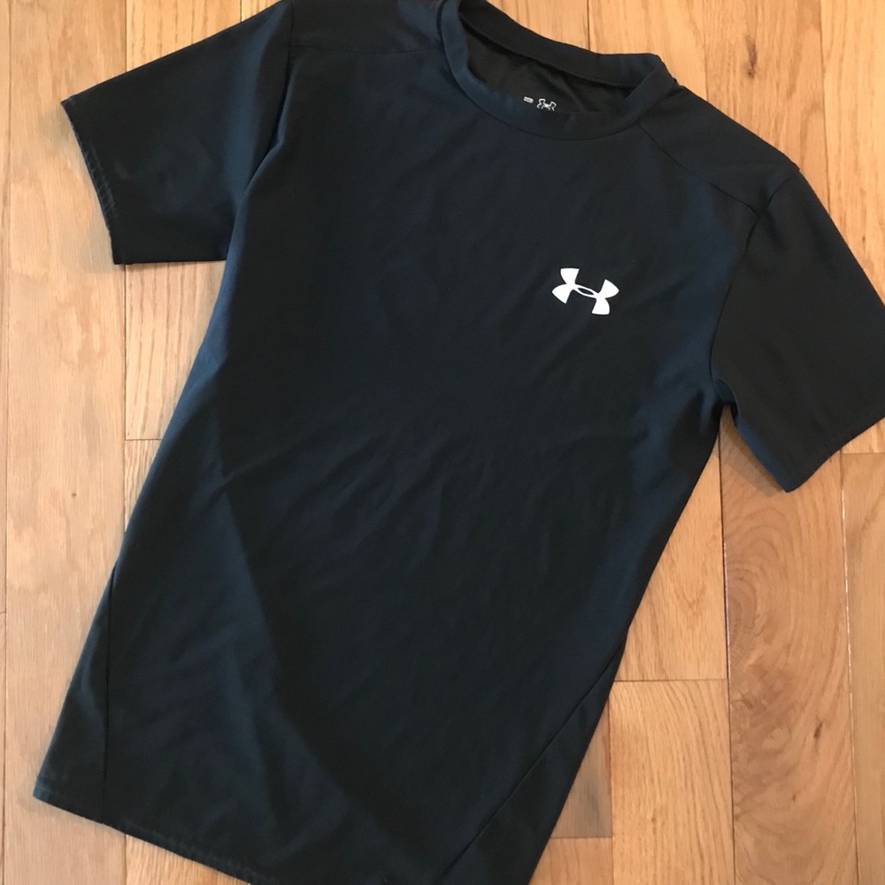 UA Boy’s Athletic UNDER ARMOR Black shirt M